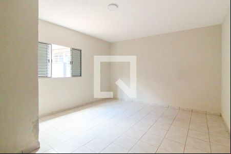 Quarto de casa para alugar com 1 quarto, 80m² em Vila Carmosina, São Paulo