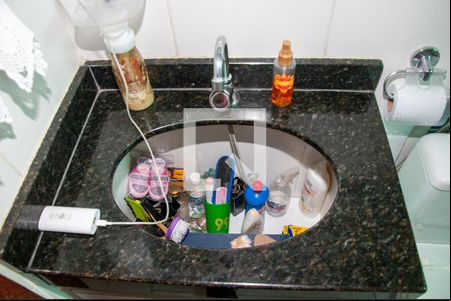 Banheiro de apartamento à venda com 2 quartos, 78m² em Arvoredo Ii, Contagem