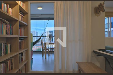 Sala de apartamento à venda com 2 quartos, 73m² em Taquaral, Campinas