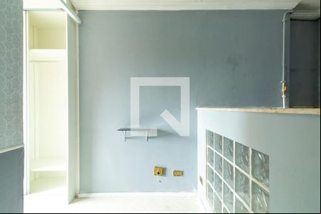 Sala e cozinha de kitnet/studio à venda com 1 quarto, 27m² em Centro, Guarulhos