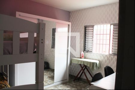 Quarto 1 de casa para alugar com 3 quartos, 200m² em Vila Nova Curuçá, São Paulo