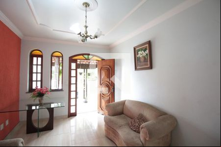 Sala de casa à venda com 4 quartos, 238m² em Cenaculo, Belo Horizonte