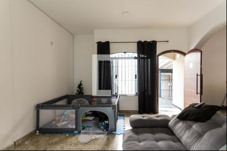 Sala de casa à venda com 4 quartos, 250m² em Jardim Santa Mena, Guarulhos