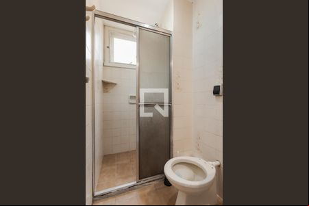 Banheiro de apartamento para alugar com 1 quarto, 45m² em Jardim do Salso, Porto Alegre