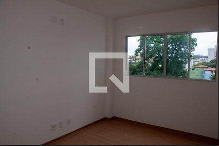 Sala de apartamento para alugar com 2 quartos, 48m² em Nacional, Contagem