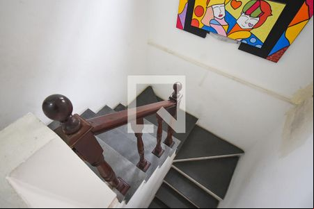 Escada de casa para alugar com 3 quartos, 200m² em Parque Monte Alegre, Taboão da Serra