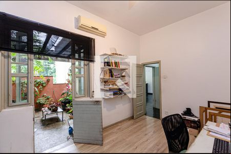 Escritório de casa para alugar com 4 quartos, 180m² em São Domingos, Niterói