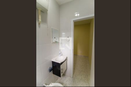 Banheiro de casa para alugar com 2 quartos, 38m² em Parque Santa Rita, São Paulo