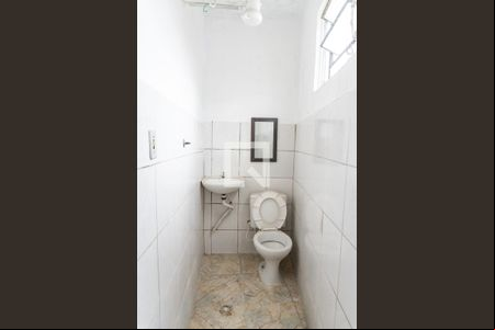 Banheiro de casa à venda com 1 quarto, 40m² em Vila Babilonia, São Paulo