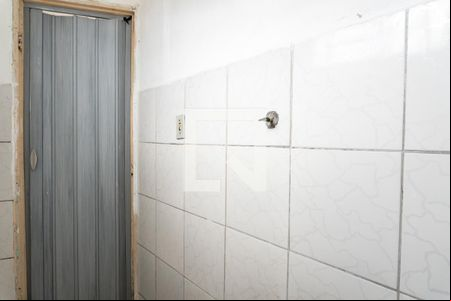 Banheiro de casa à venda com 1 quarto, 40m² em Vila Babilonia, São Paulo