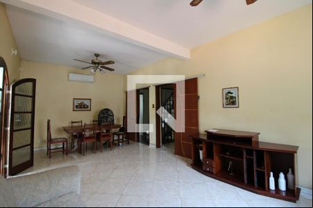 Sala de casa para alugar com 3 quartos, 1300m² em Freguesia (jacarepaguá), Rio de Janeiro