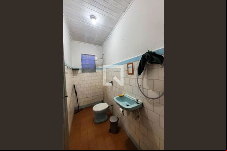 Banheiro de casa para alugar com 1 quarto, 25m² em Jardim Maria Estela, São Paulo