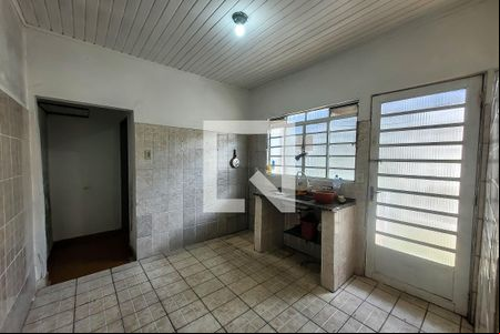 Cozinha de casa para alugar com 1 quarto, 25m² em Jardim Maria Estela, São Paulo