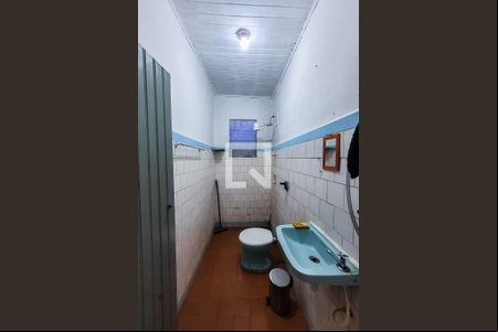 Banheiro de casa para alugar com 1 quarto, 25m² em Jardim Maria Estela, São Paulo