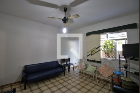 Sala de casa para alugar com 3 quartos, 70m² em Antonina, São Gonçalo