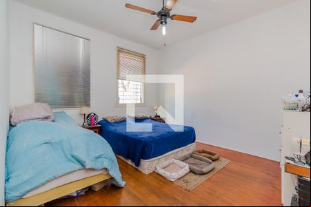 Quarto 1 de casa à venda com 4 quartos, 200m² em Medianeira, Porto Alegre