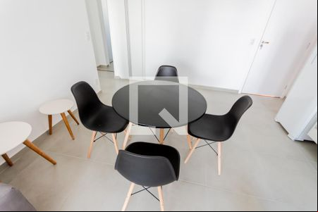 Mesa de apartamento para alugar com 2 quartos, 52m² em Vila São Pedro, Santo André