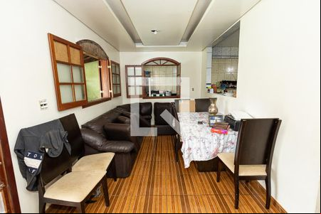 Sala de casa à venda com 7 quartos, 400m² em Vila Cloris, Belo Horizonte