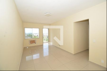 Sala de apartamento para alugar com 3 quartos, 70m² em Penha Circular, Rio de Janeiro