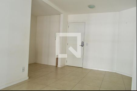 Sala de apartamento para alugar com 2 quartos, 66m² em Jacarepaguá, Rio de Janeiro