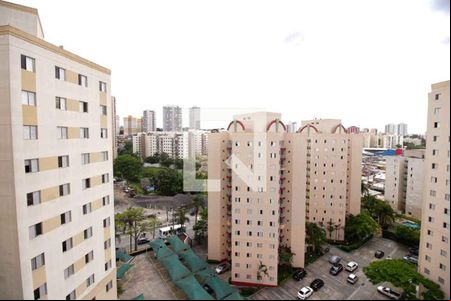 vista do0 quarto  de apartamento para alugar com 2 quartos, 43m² em Jardim Alzira, São Paulo