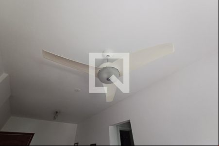 Detalhe da Sala de apartamento para alugar com 2 quartos, 71m² em Centro, Niterói