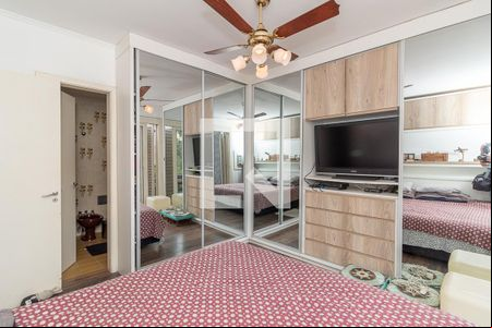 Quarto Suíte de apartamento à venda com 3 quartos, 156m² em Moinhos de Vento, Porto Alegre