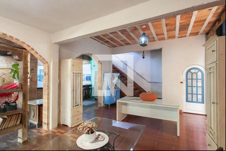 Sala de casa para alugar com 2 quartos, 200m² em Sinimbu, Belo Horizonte