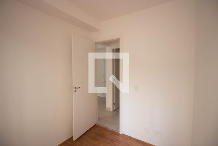Quarto 1 de apartamento para alugar com 2 quartos, 38m² em Vila Carmosina, São Paulo