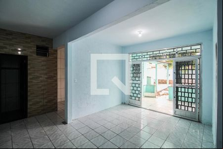 Sala de casa para alugar com 3 quartos, 225m² em Vila Norma, Mesquita