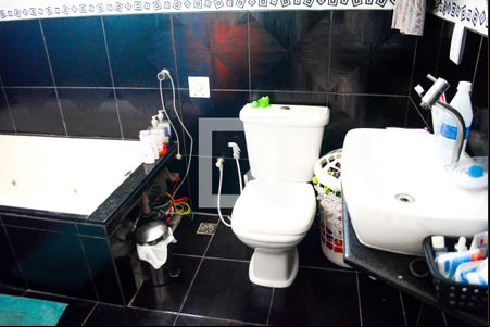 Quarto 1 com banheiro e closet de casa para alugar com 3 quartos, 200m² em Jardim das Margaridas, Salvador