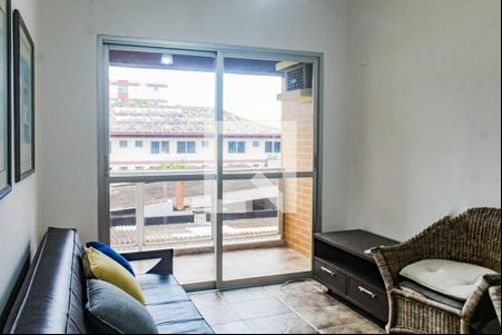 Sala de apartamento para alugar com 2 quartos, 61m² em Parque Enseada, Guarujá