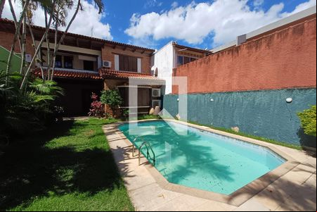 Área externa de casa para alugar com 6 quartos, 450m² em São Francisco, Niterói