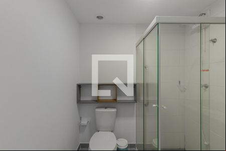 Banheiro de kitnet/studio para alugar com 1 quarto, 27m² em Vila Nova Conceição, São Paulo