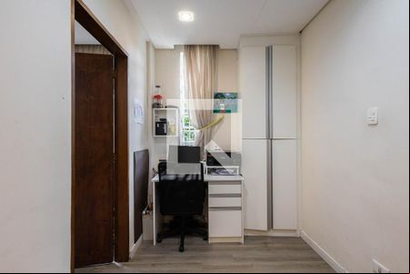 Corredor de casa para alugar com 4 quartos, 330m² em Vila Madalena, São Paulo
