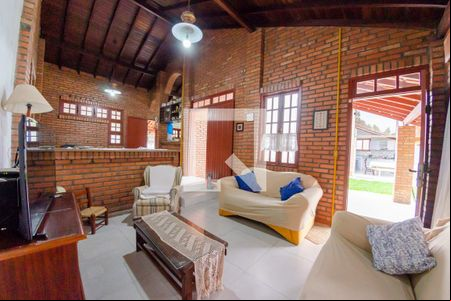 Sala de casa para alugar com 2 quartos, 130m² em Campeche Leste, Florianópolis