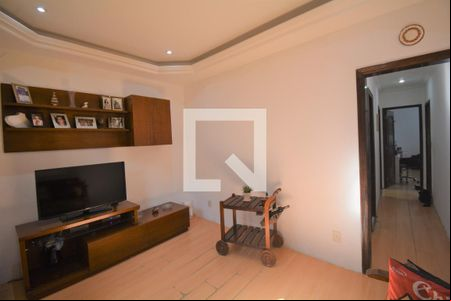 Sala de casa de condomínio à venda com 2 quartos, 180m² em Brás de Pina, Rio de Janeiro