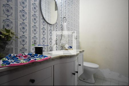 Lavabo de casa para alugar com 4 quartos, 300m² em Jardim Everest, São Paulo
