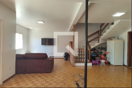 Sala de Estar de casa à venda com 3 quartos, 170m² em Feitoria, São Leopoldo