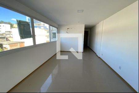 Sala de apartamento para alugar com 2 quartos, 90m² em Jardim Vinte E Cinco de Agosto, Duque de Caxias