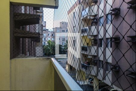 Sacada de apartamento para alugar com 2 quartos, 70m² em Jardim Vitoria, Guarujá