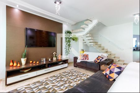 Sala de Estar de casa para alugar com 4 quartos, 200m² em Vila Medeiros, São Paulo