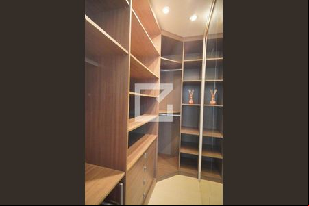 Closet de apartamento para alugar com 2 quartos, 47m² em Protásio Alves, Porto Alegre