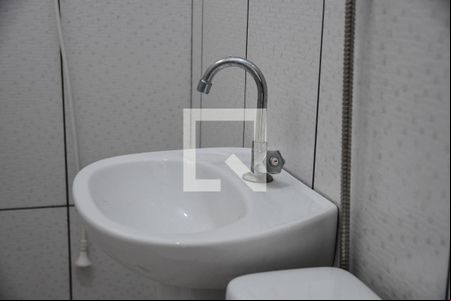 Banheiro de casa para alugar com 1 quarto, 29m² em Parque Rincão, Cotia