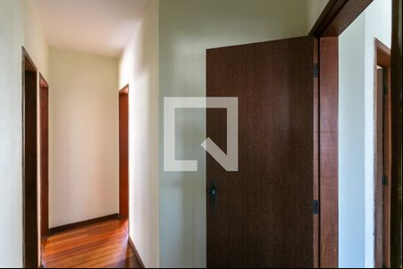 Corredor de apartamento para alugar com 3 quartos, 170m² em Silveira, Belo Horizonte