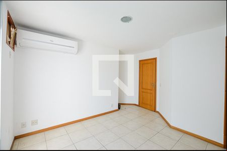 Sala de apartamento para alugar com 3 quartos, 216m² em São Francisco, Niterói