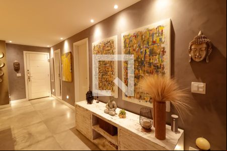 Sala de apartamento para alugar com 1 quarto, 62m² em Barra da Tijuca, Rio de Janeiro