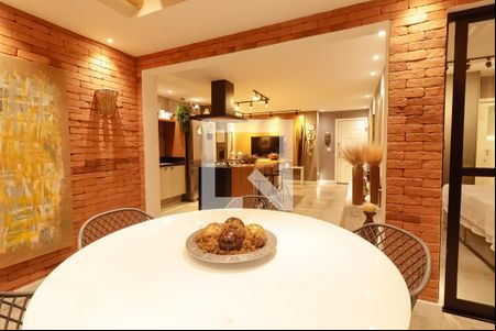 Sala de apartamento para alugar com 1 quarto, 62m² em Barra da Tijuca, Rio de Janeiro