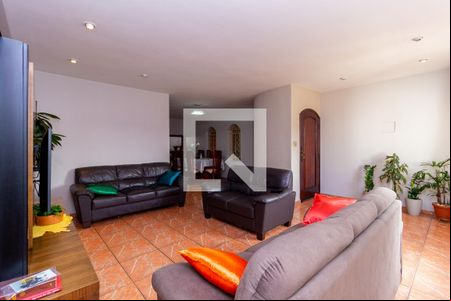 Sala de Estar de casa para alugar com 4 quartos, 300m² em Vila Invernada, São Paulo