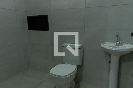 Banheiro de casa de condomínio para alugar com 1 quarto, 25m² em Vila Boacava, São Paulo